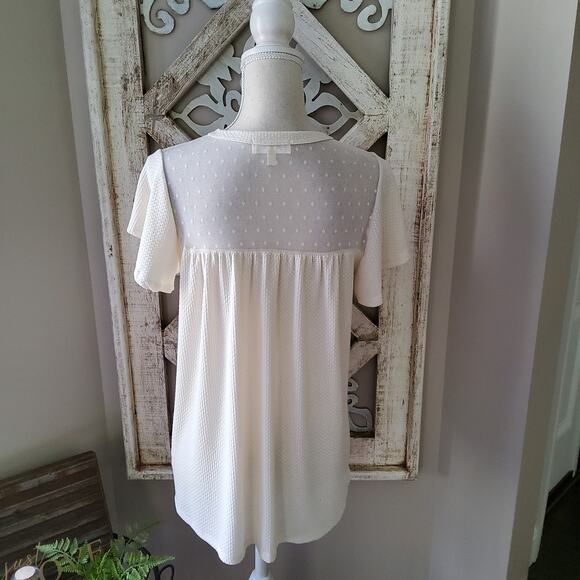 Perfect Peach Women's Flutter Short Sleeve Mesh Dot Textured Flowy Top in Creamy - Picture 5 of 12